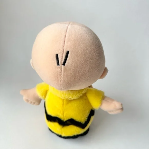 Peanuts Charlie Brown Plush - Picture 4 of 6